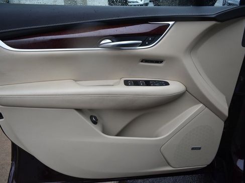 Used 2018 Cadillac XT5 Luxury w/ LPO, Wheel Lock Package image 14