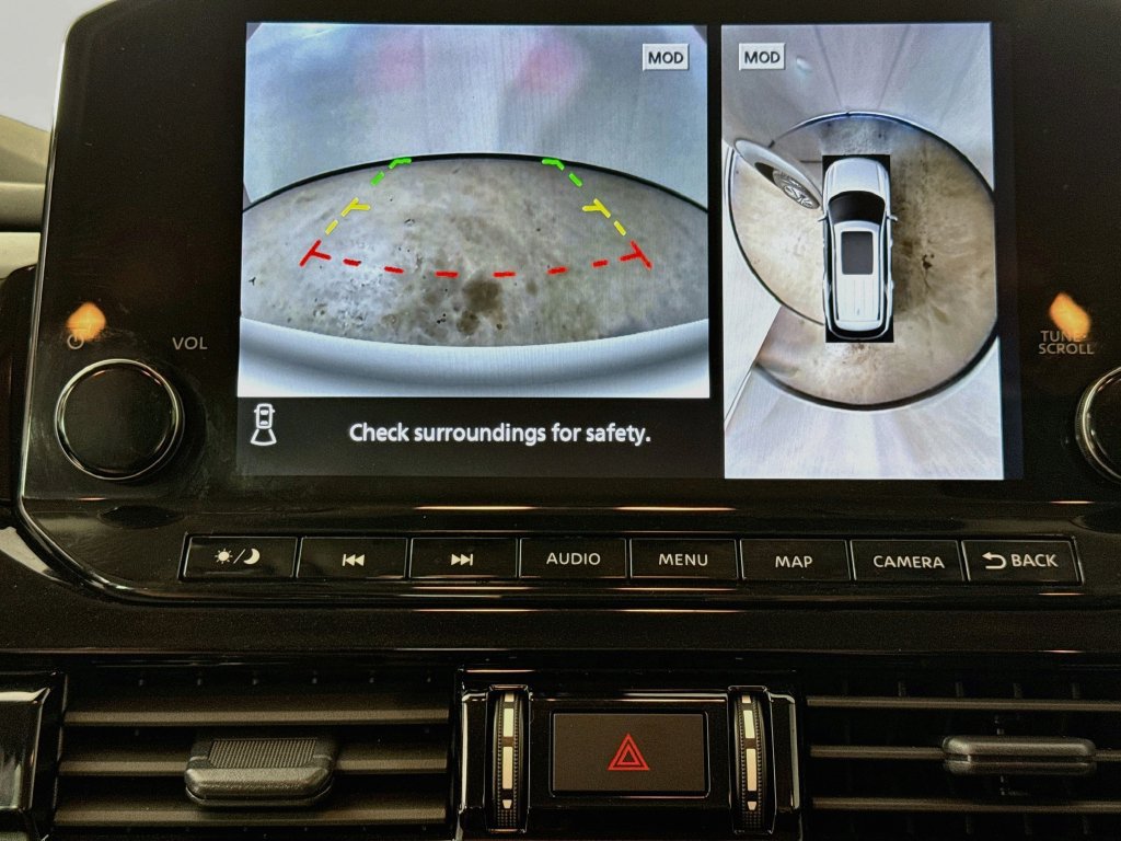 Used 2025 Nissan Pathfinder SL FWD image 19