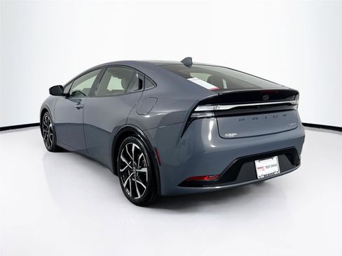 Certified 2025 Toyota Prius Plug-In Hybrid image 8