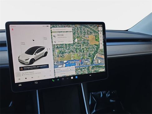 Used 2021 Tesla Model Y Long Range image 25