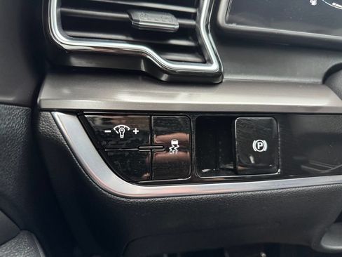 Used 2024 Kia Sportage EX AWD/4WD image 28