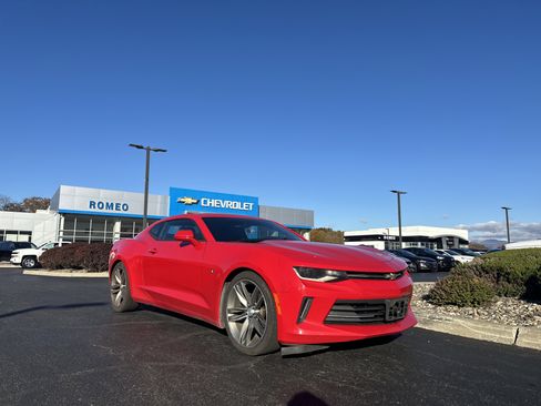 Used 2016 Chevrolet Camaro LT w/ RS Package image 3