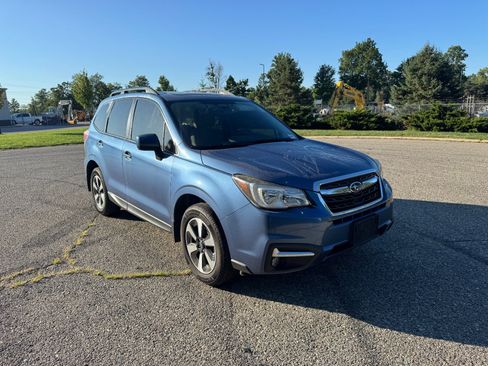 Used 2017 Subaru Forester 2.5i Premium AWD/4WD image 3