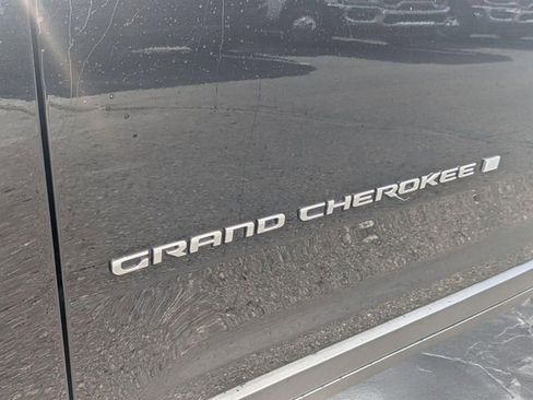 Used 2024 Jeep Grand Cherokee L Limited AWD/4WD image 10
