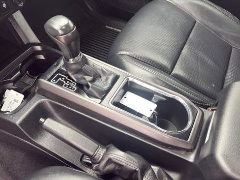 Used 2019 Toyota Tacoma TRD Off-Road image 15