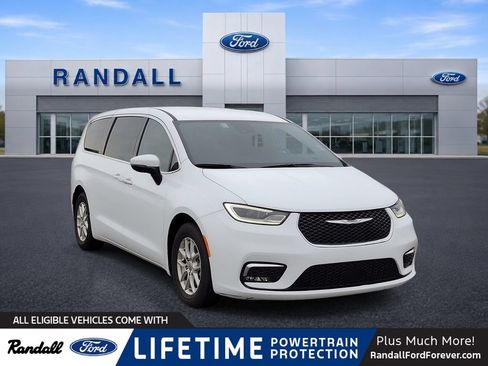 Used 2023 Chrysler Pacifica Touring-L FWD image 1