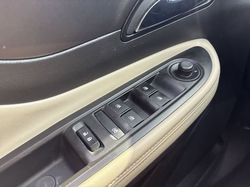 Used 2018 Buick Encore Preferred image 32