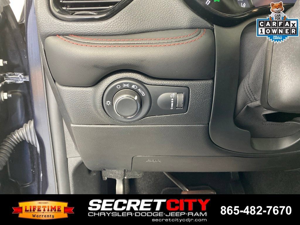 Used 2025 Dodge Durango GT AWD/4WD image 13