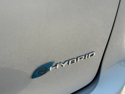 Used 2023 Chrysler Pacifica Touring-L FWD image 13