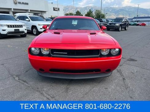 Used 2014 Dodge Challenger SXT RWD image 10