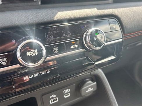 New 2025 Honda Pilot Sport image 15