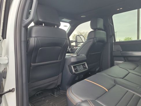 Used 2024 Ford F250 Platinum image 16