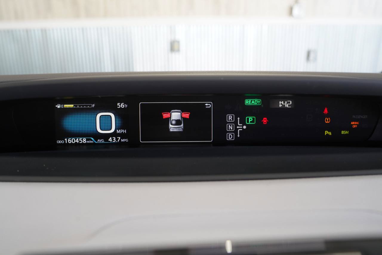 Used 2017 Toyota Prius Two w/ Prius Two Safety Plus Package FWD image 21