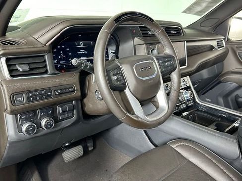 Used 2024 GMC Yukon Denali w/ Denali Reserve Package AWD/4WD image 15