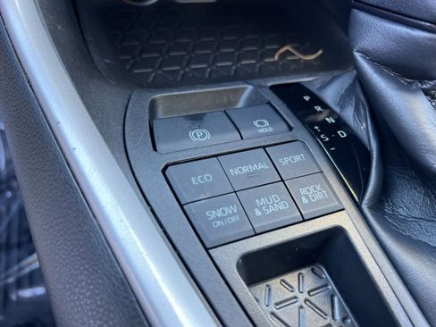 Used 2023 Toyota RAV4 LE image 28