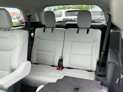 Certified 2025 Ford Explorer Platinum w/ LUX Leather Package AWD/4WD image 20