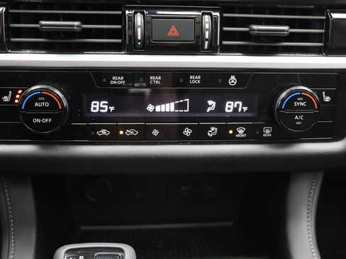 Used 2024 Nissan Pathfinder SL w/ SL Premium Package image 26