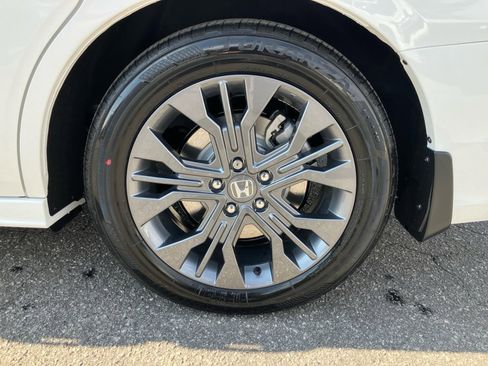 New 2026 Honda Odyssey Touring image 22