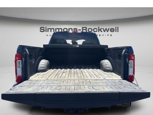 Used 2018 Ford F250 XLT w/ XLT Premium Package AWD/4WD image 8