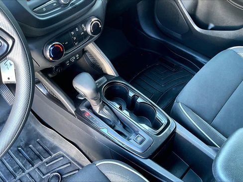 Used 2021 Chevrolet TrailBlazer LS image 17