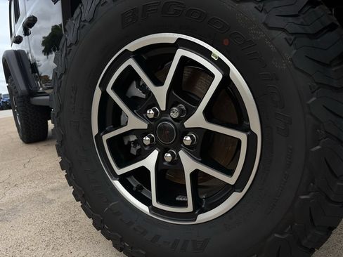 New 2026 Jeep Wrangler Unlimited Rubicon AWD/4WD image 8