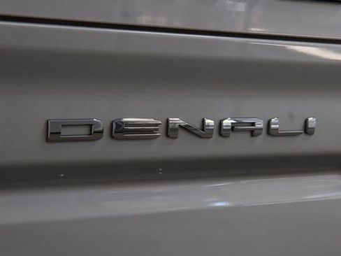 Used 2019 GMC Sierra 1500 Denali w/ Denali Ultimate Package image 18