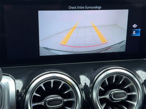 Used 2022 Mercedes-Benz GLB 250 image 28