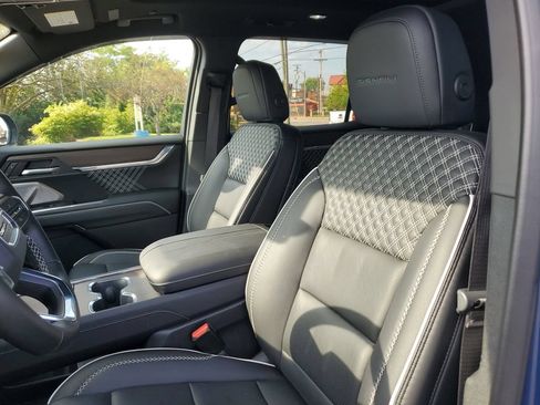Used 2025 GMC Acadia Denali w/ Super Cruise Package AWD/4WD image 18