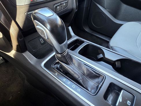 Used 2019 Ford Escape SE FWD image 16