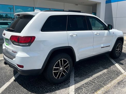 Used 2018 Jeep Grand Cherokee Trailhawk AWD/4WD image 3
