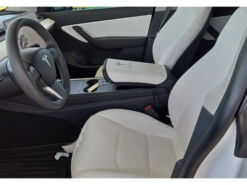 Used 2022 Tesla Model Y Performance AWD/4WD image 5