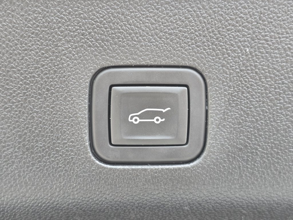Certified 2024 Chevrolet Tahoe Premier RWD image 16
