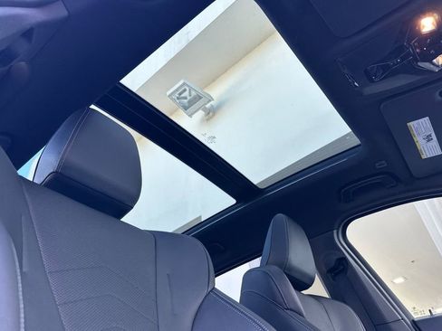 Used 2023 BMW X1 xDrive28i w/ Premium Package image 18