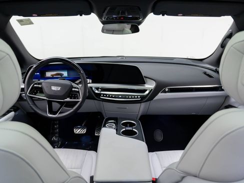 Certified 2024 Cadillac Lyriq Luxury RWD image 11