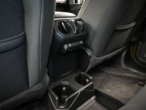 Used 2022 Jeep Wrangler Unlimited Sport image 36