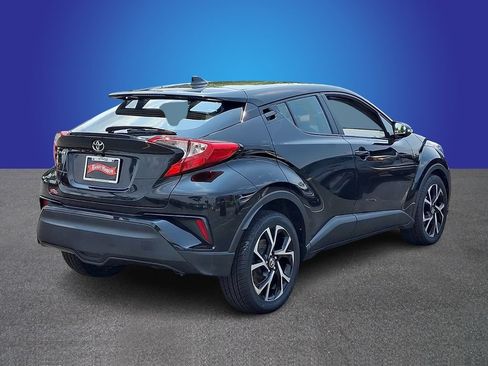 Used 2022 Toyota C-HR XLE FWD image 4