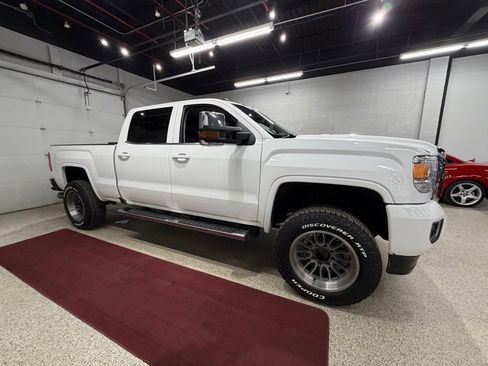 Used 2016 GMC Sierra 3500 Denali w/ Duramax Plus Package AWD/4WD image 11