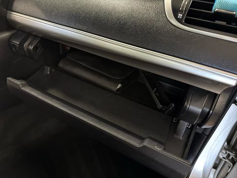 Used 2012 Toyota Camry SE w/ Leather Pkg FWD image 60