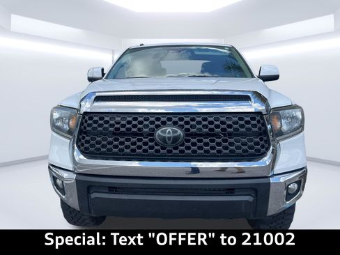Used 2018 Toyota Tundra SR5 w/ SR5 Upgrade Package AWD/4WD image 8