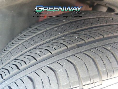 Used 2021 Jeep Cherokee Latitude Plus FWD image 8