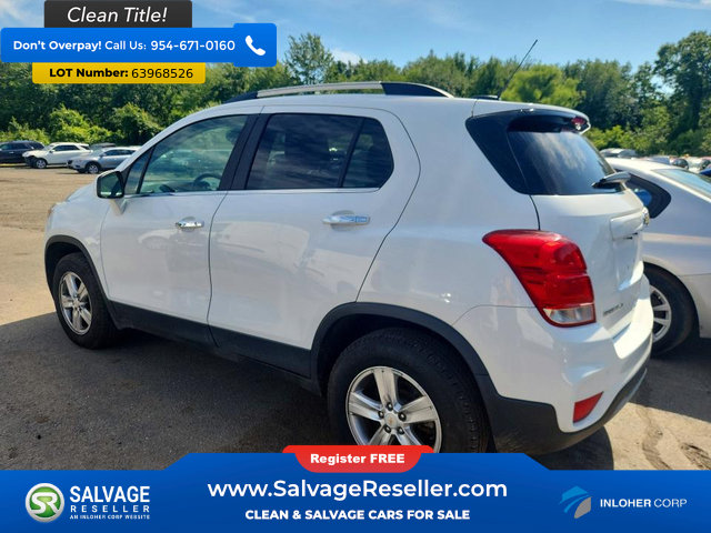 Used 2018 Chevrolet Trax LT w/ LT Convenience Package AWD/4WD image 3