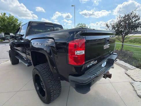 Used 2018 GMC Sierra 2500 Denali w/ Duramax Plus Package AWD/4WD image 24