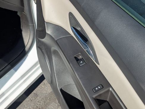 Used 2016 Chevrolet Cruze LS image 30