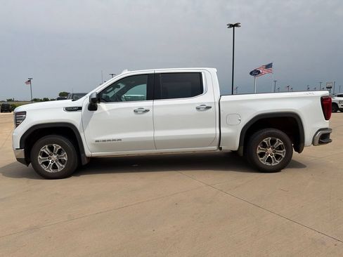 Used 2025 GMC Sierra 1500 SLT AWD/4WD image 7
