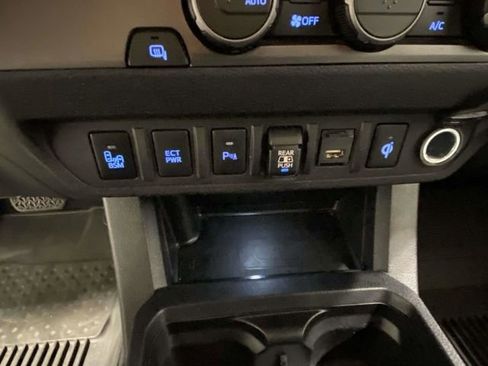 Used 2022 Toyota Tacoma SR5 image 19