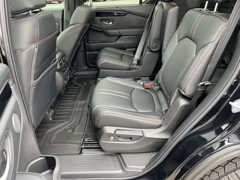 New 2025 Honda Pilot TrailSport image 10