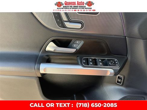 Used 2021 Mercedes-Benz GLB 250 4MATIC w/ Premium Package image 23