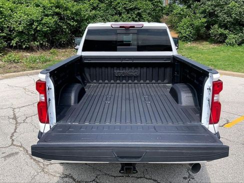 Used 2023 Chevrolet Silverado 2500 High Country w/ Z71 Off-Road Package AWD/4WD image 4