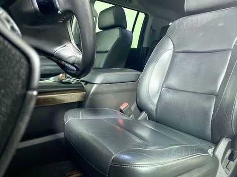 Used 2017 Chevrolet Suburban LT image 20