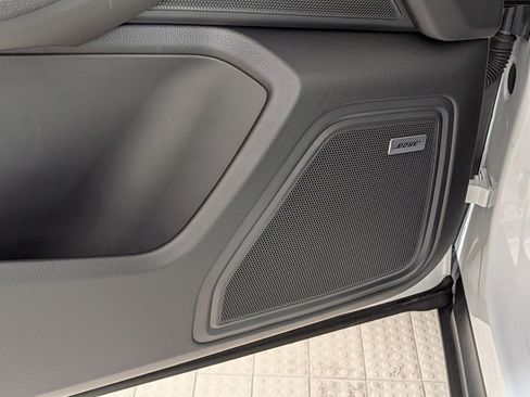 Certified 2025 Porsche Macan Turbo AWD/4WD image 13